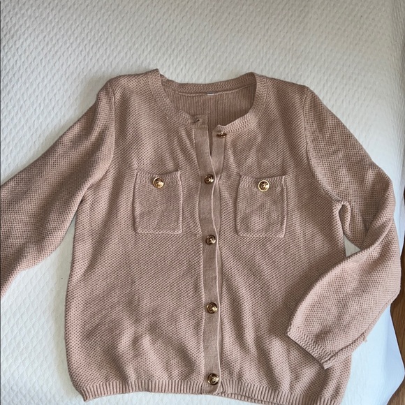 Sweaters - Chic Women's Cardigan with Gold Accents